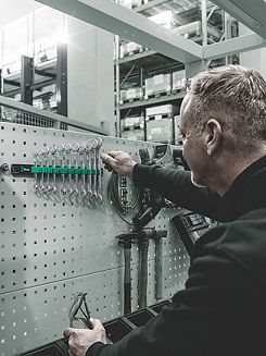 Zestaw kluczy płasko-oczkowych z grzechotką 6000 Joker z listą magnetyczną - 4