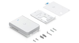 Access Point Wi-Fi 7 Ubiquiti UniFi U7 Pro Wall 2.4GHz(2x2)/5GHz(2x2)/6GHz(2x2) PoE+ 1x2,5G - 10