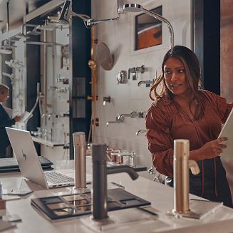 HP EliteBook 860 G10 i7-1355U 16