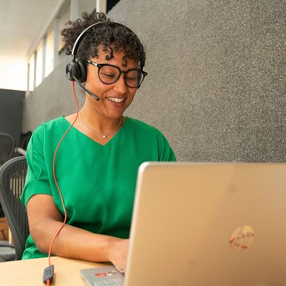 POLY Zestaw słuchawkowy Blackwire 8225 Stereo USB-C z certyfikatem Microsoft Teams + przejściówka USB-C/A