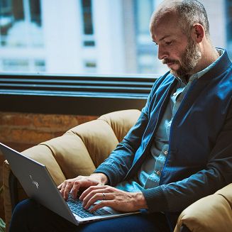 HP ZBook Firefly 14 G10 Ryzen 5 PRO 7640HS 14