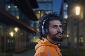 Bezprzewodowe słuchawki sportowe Philips TAA4216BK/00, czarne - 19