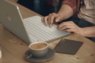 HP 15s-eq2289nw Ryzen 3 5300U 15,6”FHD AG IPS 16GB SSD1TB Radeon RX Vega 6 Cam720p 41Wh Win11 2Y Natural Silver - 6