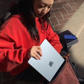 Apple 13-inch MacBook Air: Apple M4 chip with 10-core CPU and 10-core GPU, 24GB, 512GB SSD - Sky Blue - 4
